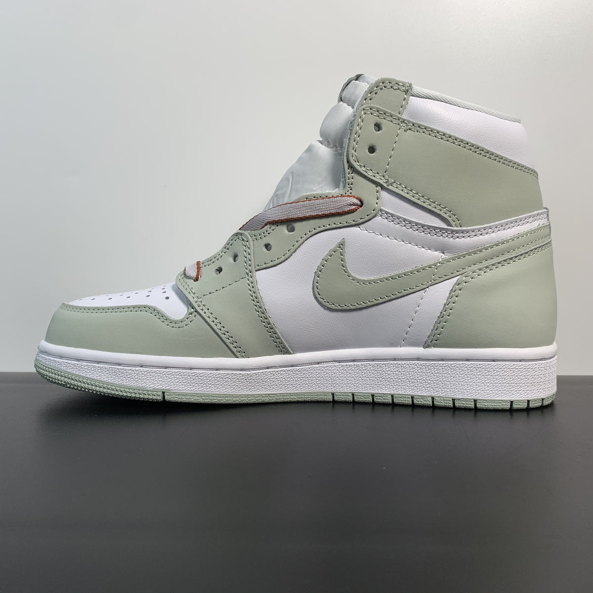 Air Jordan 1 Retro High OG“Seafoam”