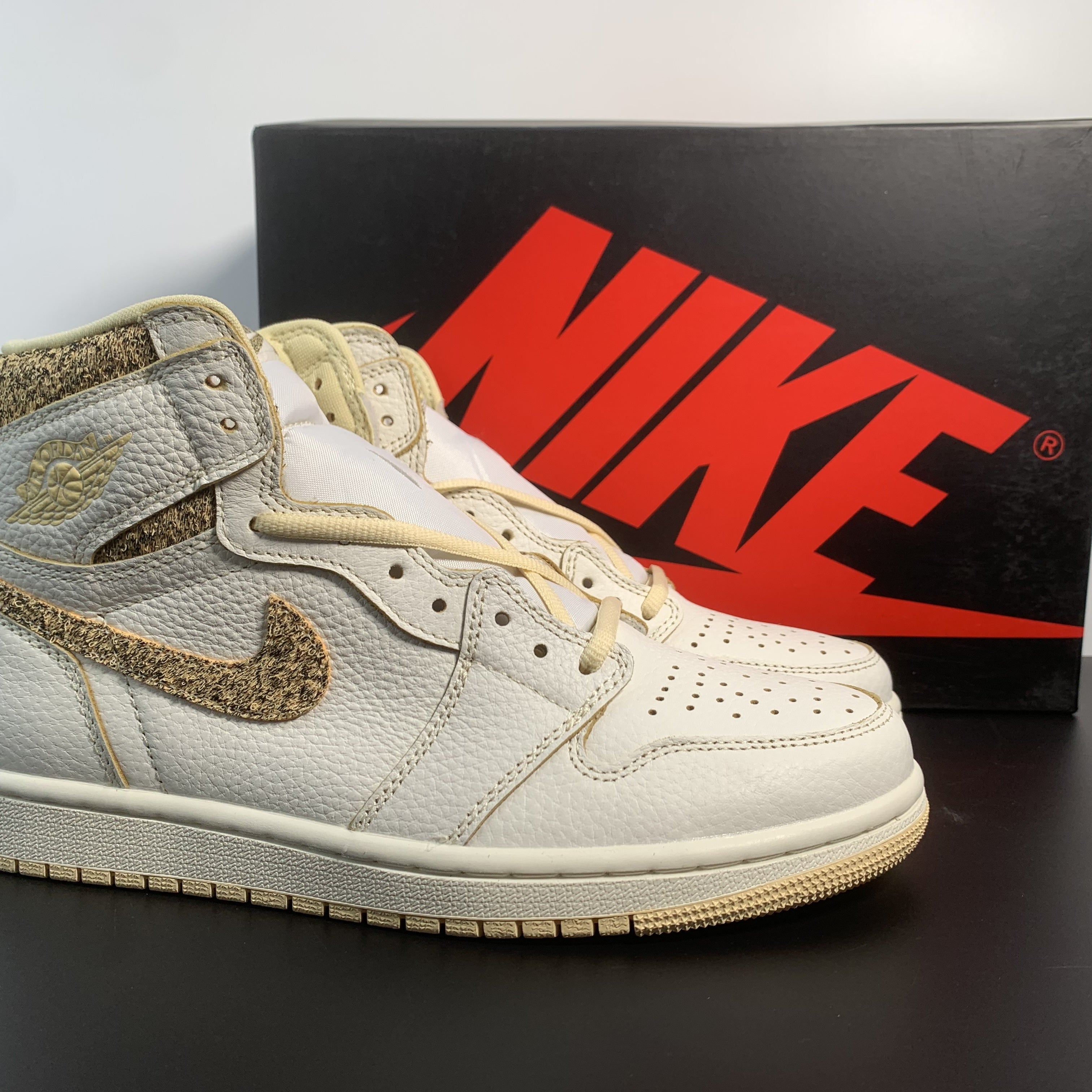 Air Jordan 1 -Vibrations Of Naija