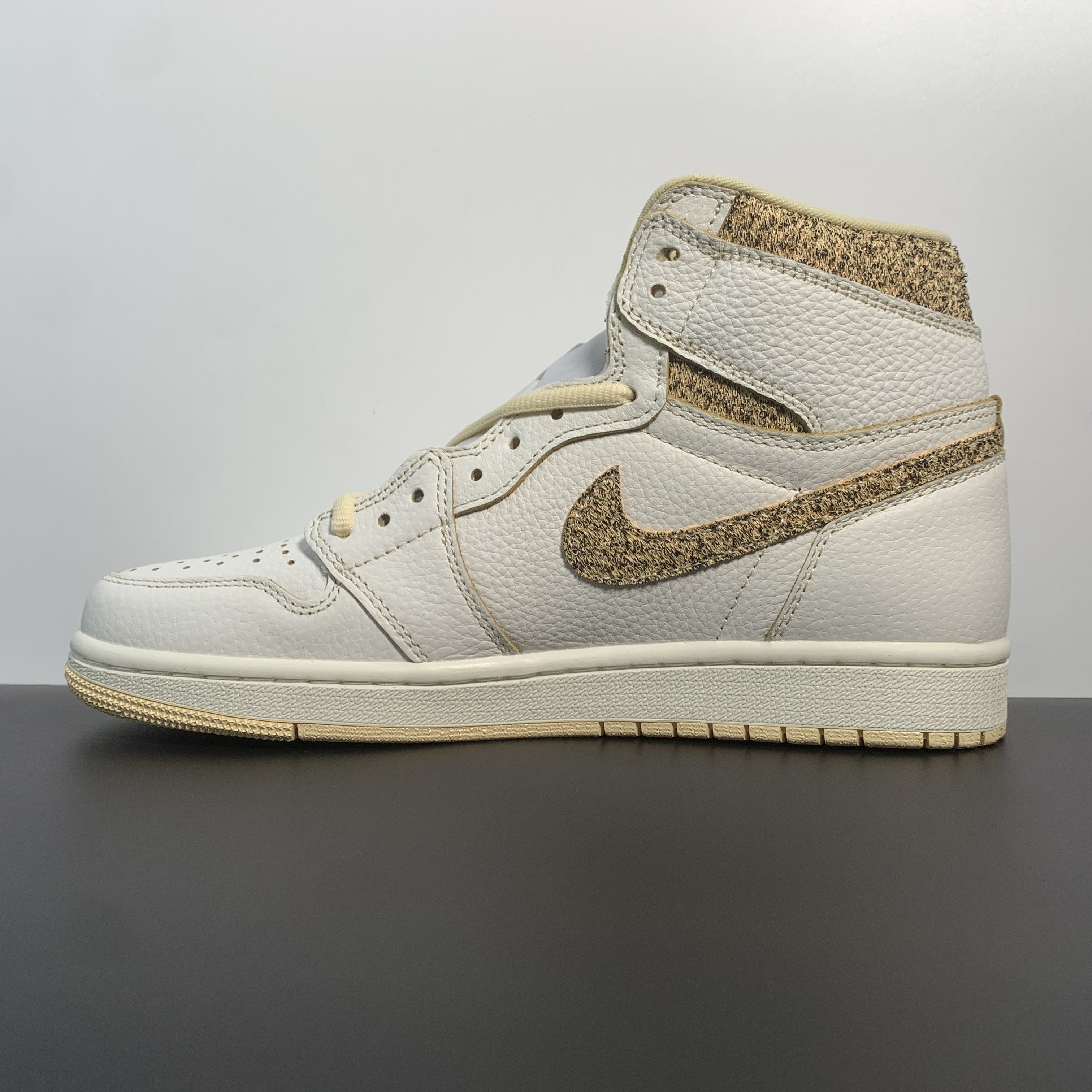 Air Jordan 1 -Vibrations Of Naija
