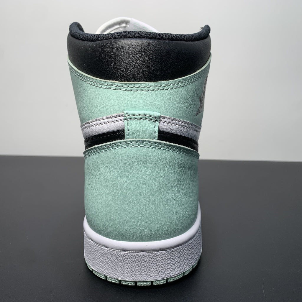 Nike Air Jordan 1 Retro High OG 'Green Glow'