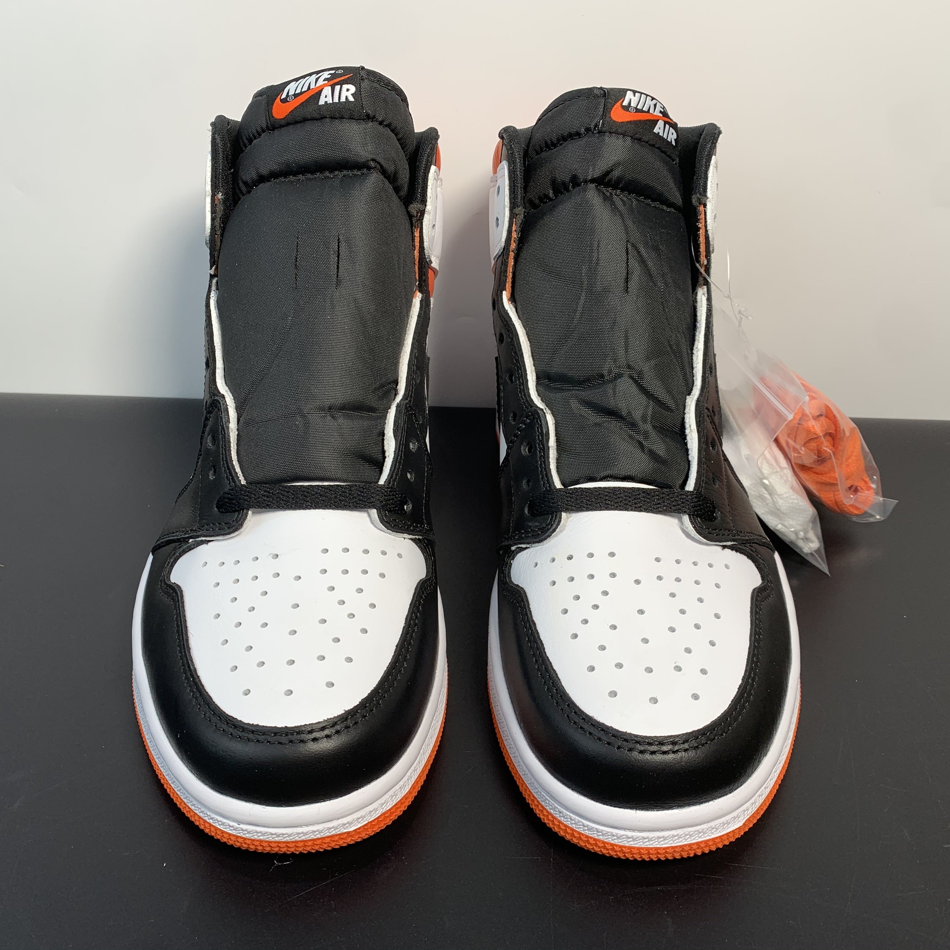 Nike Air Jordan 1 Retro High OG 'Electro Orange'