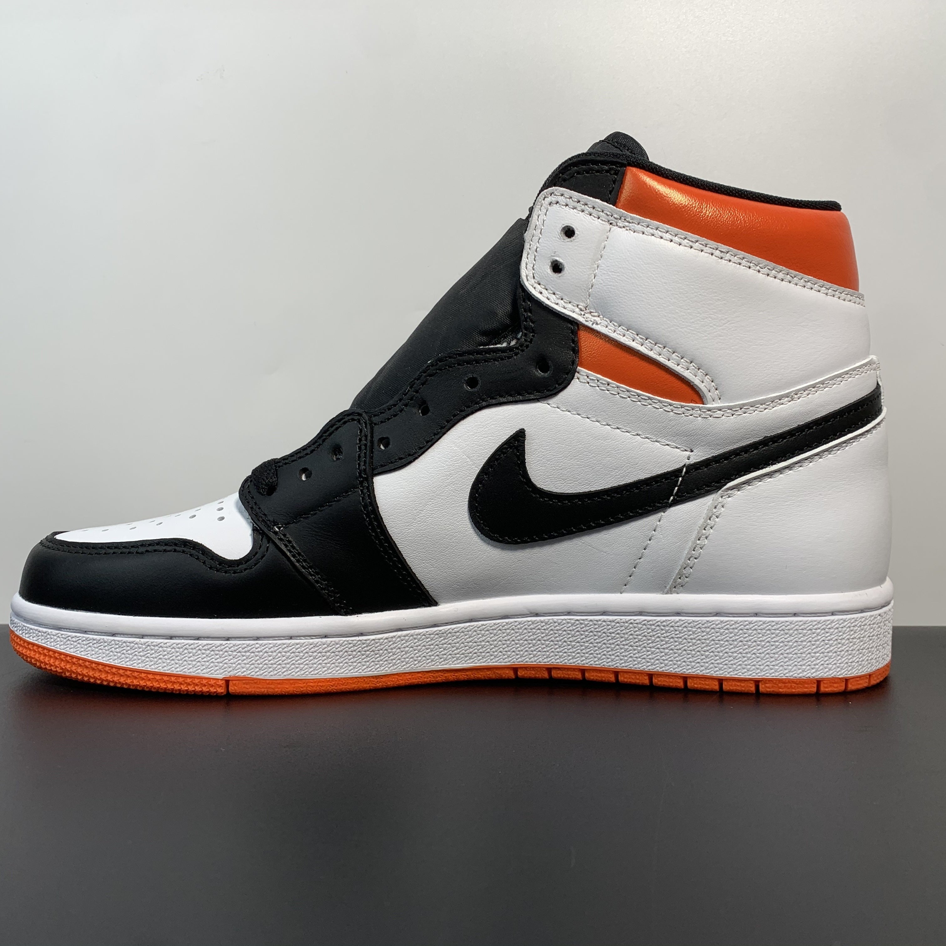 Nike Air Jordan 1 Retro High OG 'Electro Orange'
