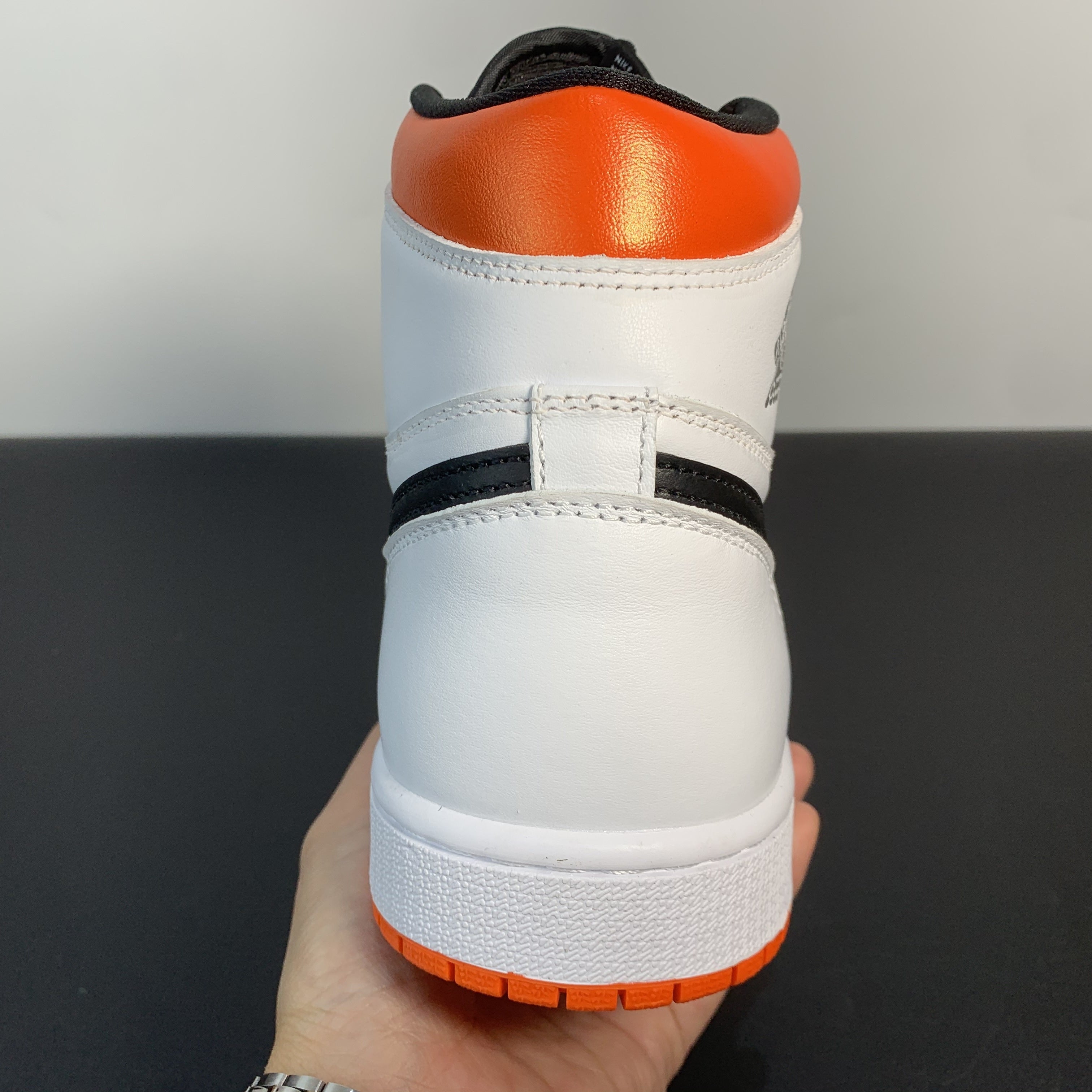 Nike Air Jordan 1 Retro High OG 'Electro Orange'