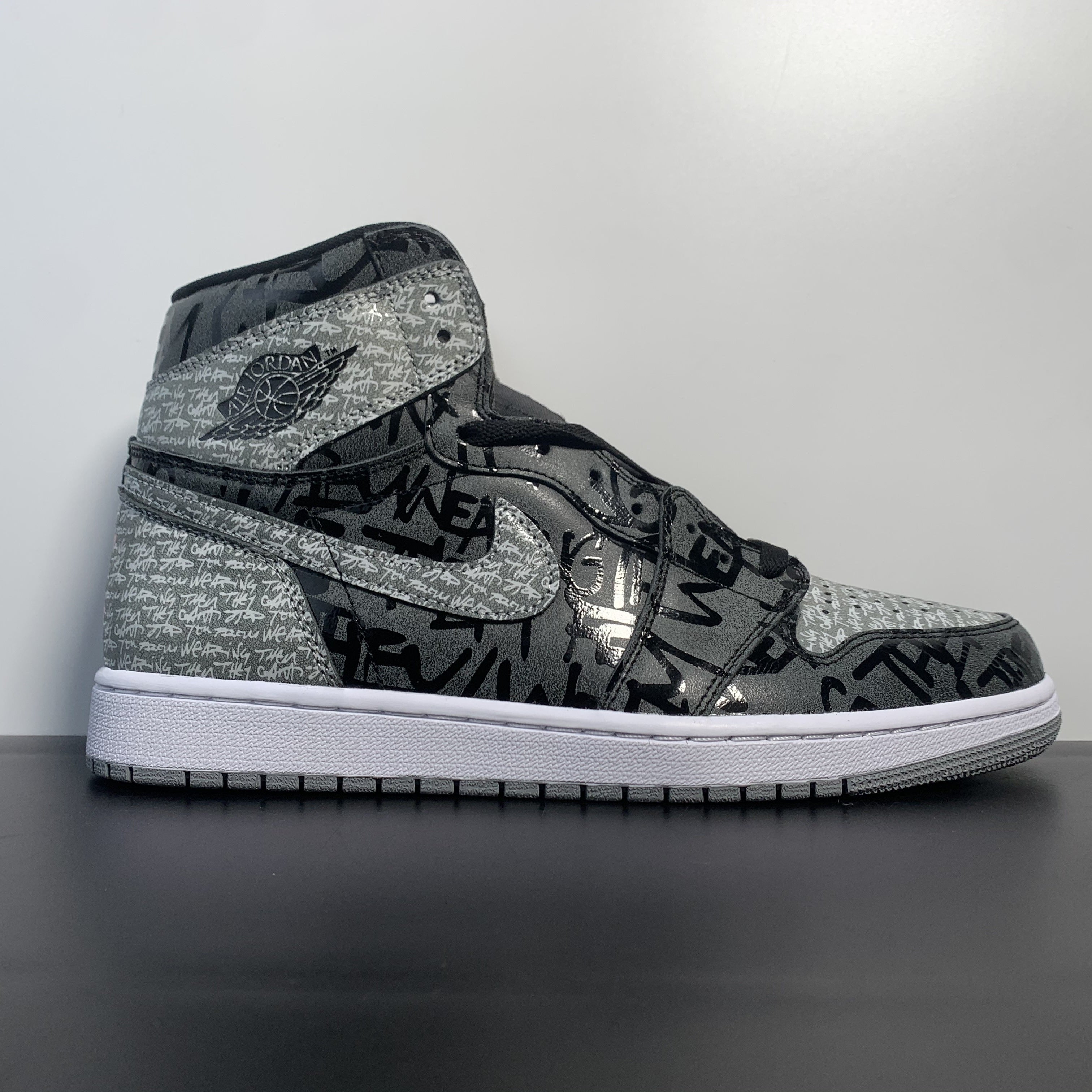 Air Jordan 1 High OG -Rebellionaire”