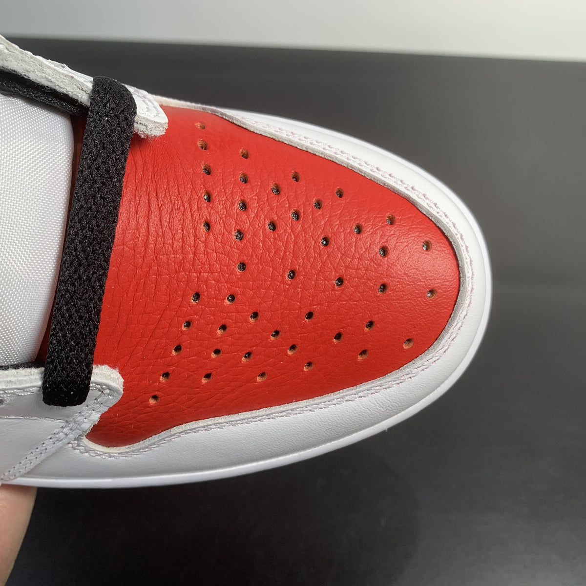 Air Jordan 1 High OG “Heritage”