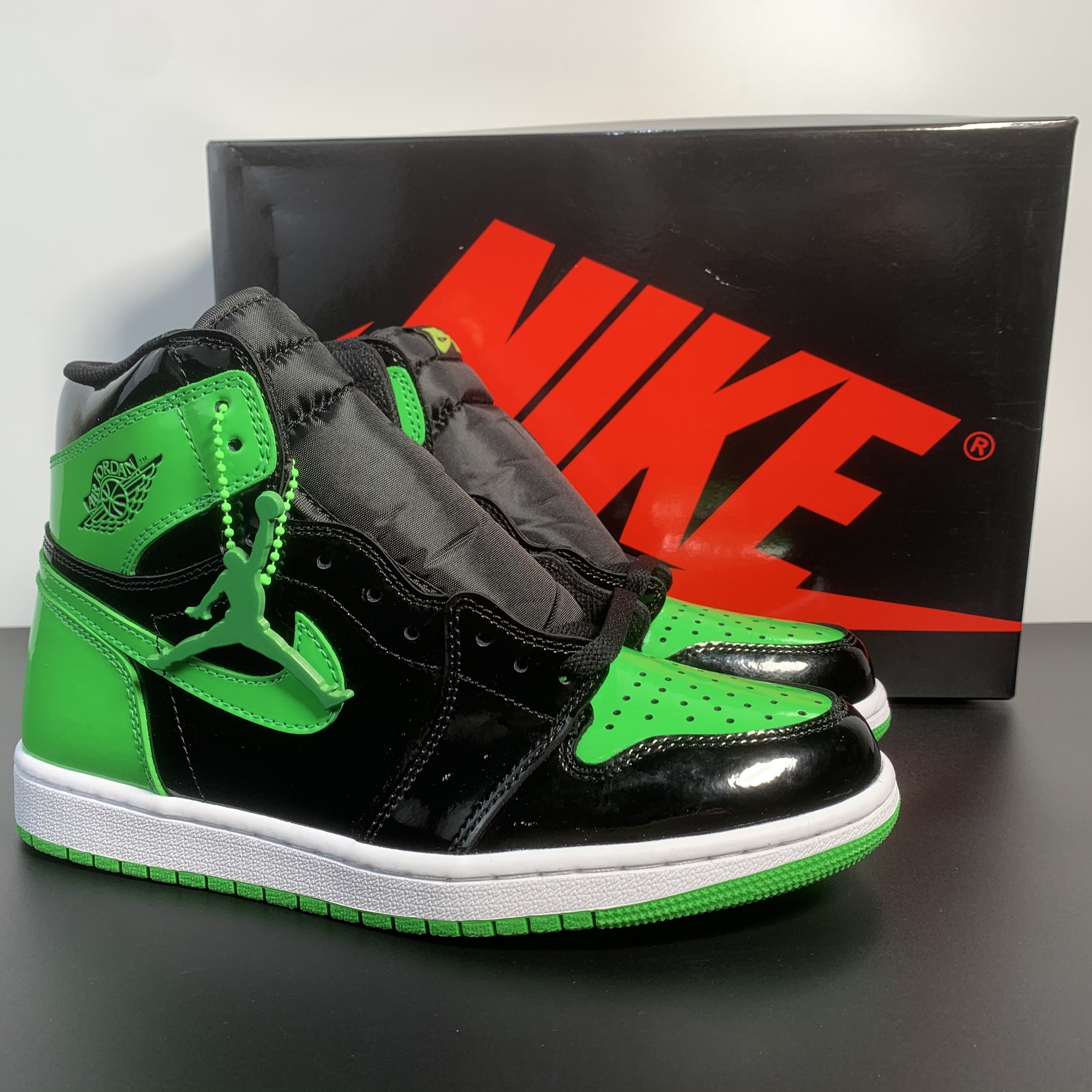 Nike Air Jordan 1 Retro High OG Patent Green
