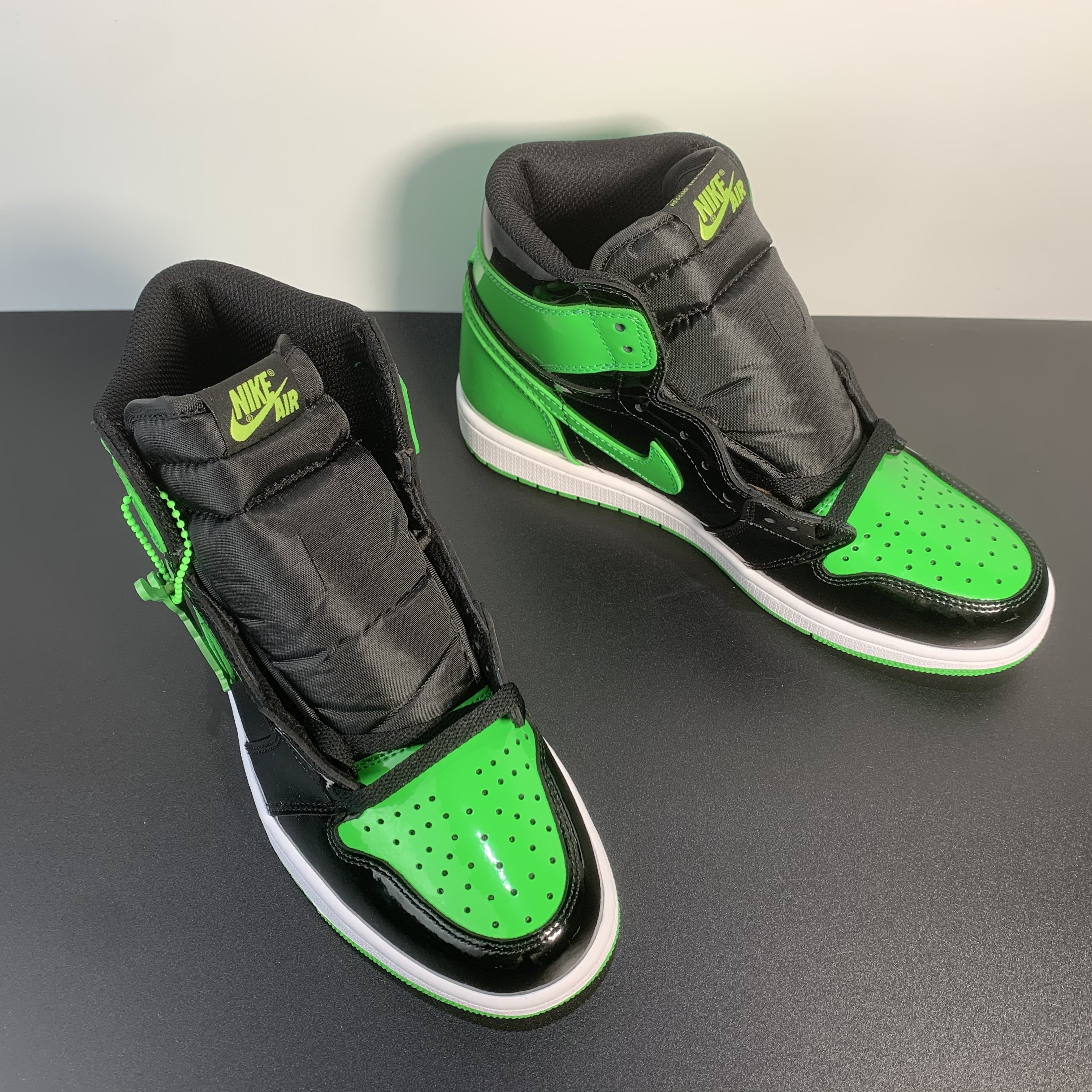 Nike Air Jordan 1 Retro High OG Patent Green