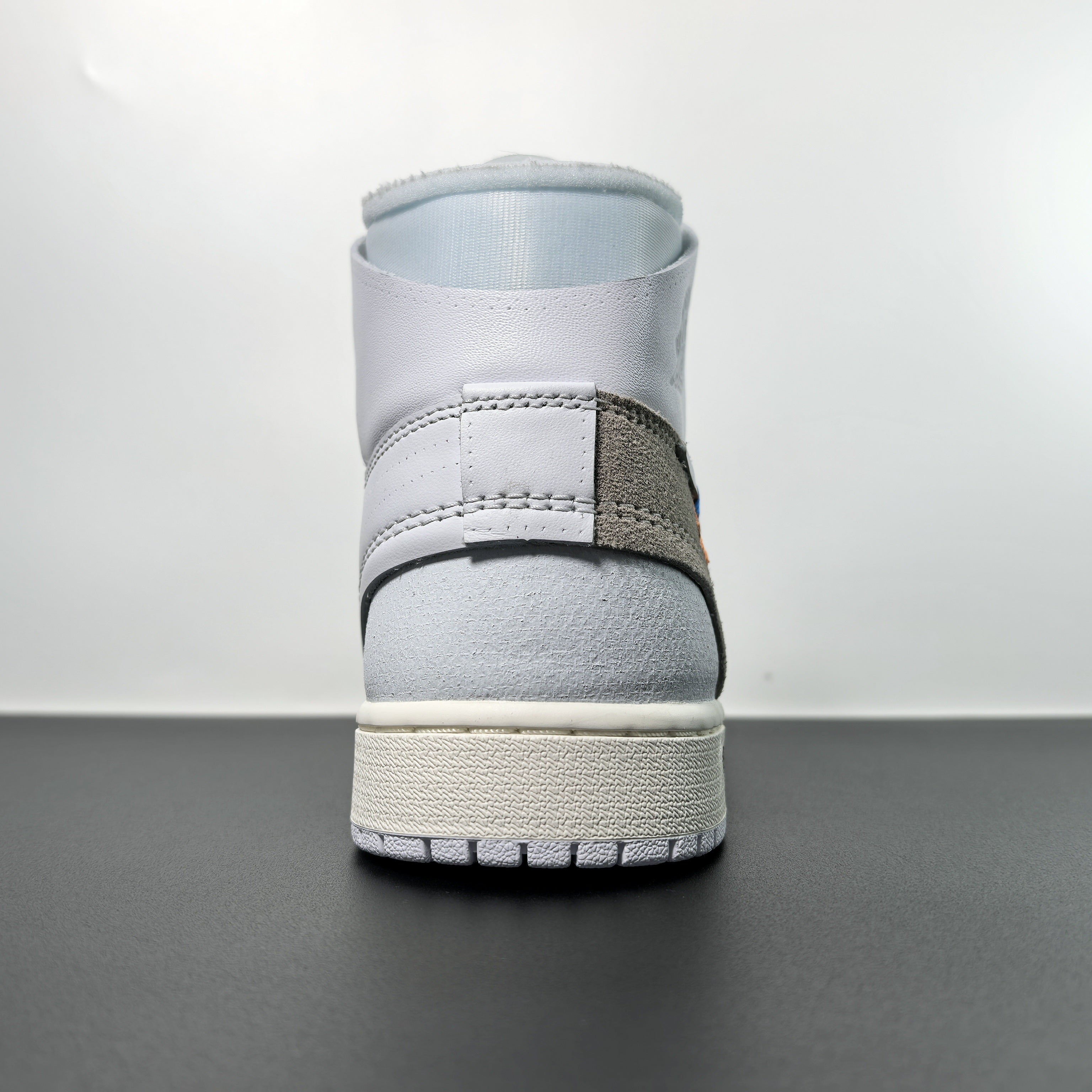 Virgil Abloh Archive x Air Jordan 1 High OG “Alaska”