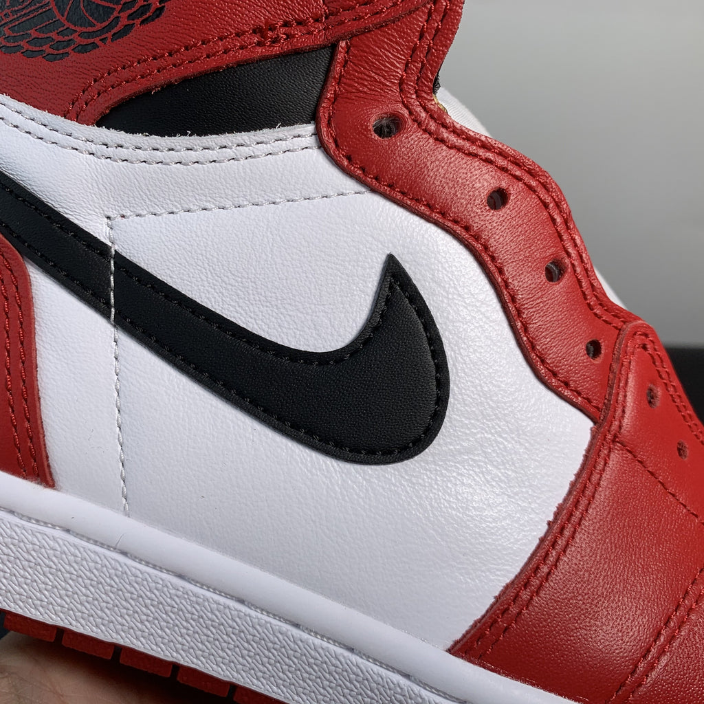 Nike Air Jordan 1 Retro High OG 'Chicago'