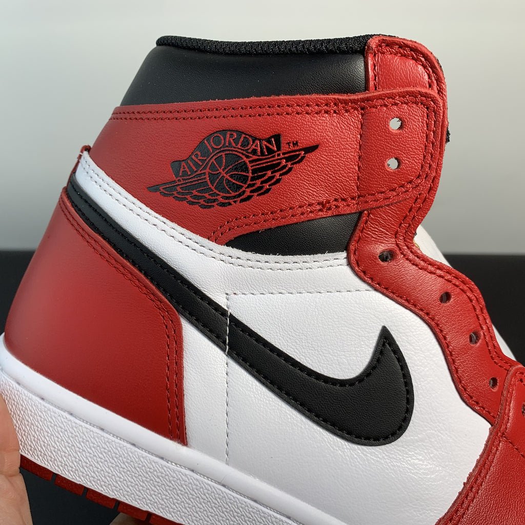 Nike Air Jordan 1 Retro High OG 'Chicago'