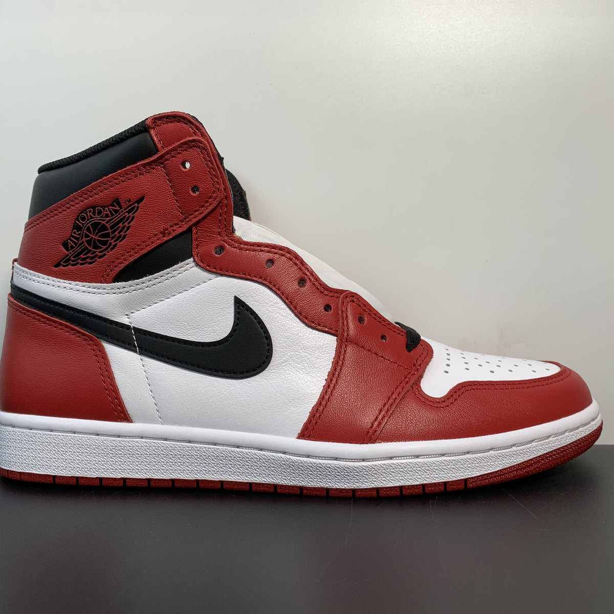 Nike Air Jordan 1 Retro High OG 'Chicago'