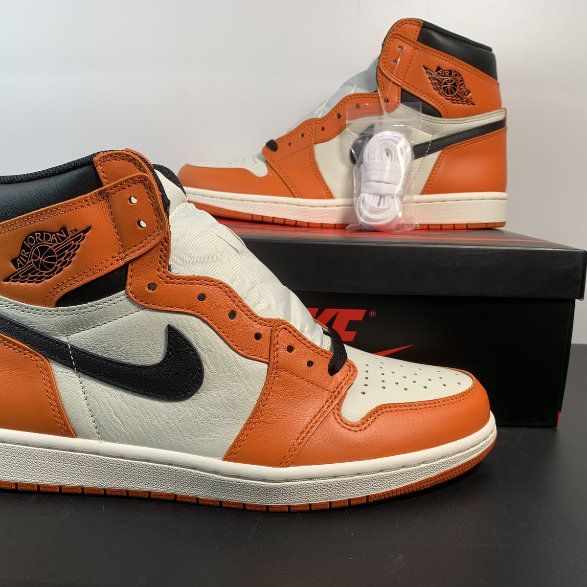 Nike Air Jordan 1 Retro High OG 'Shattered Backboard Away'