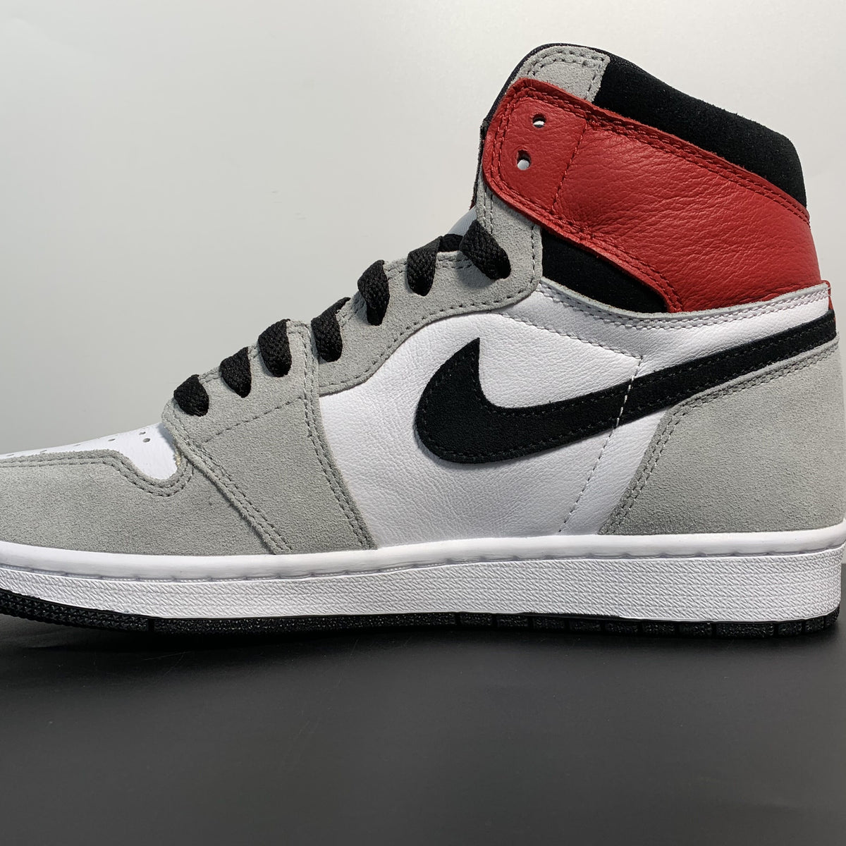 Nike Air Jordan 1 High OG“ Light Smoke Grey”