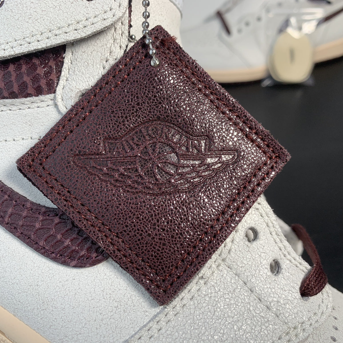 Nike Air Jordan 1 Retro High OG -White Sail-Maroon-
