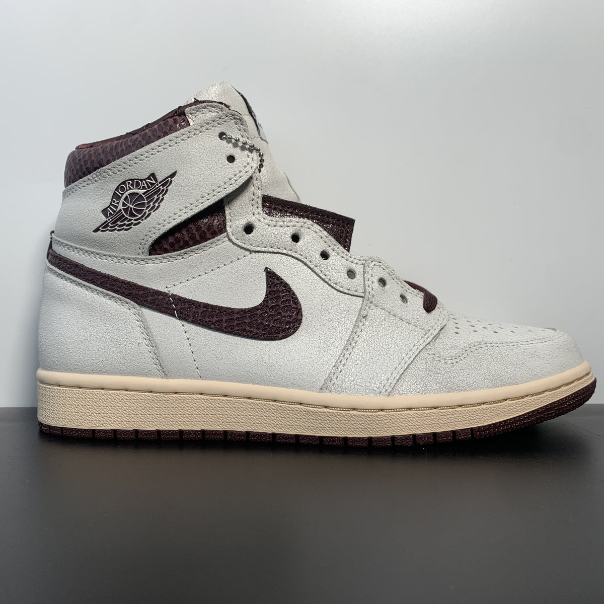 Nike Air Jordan 1 Retro High OG -White Sail-Maroon-
