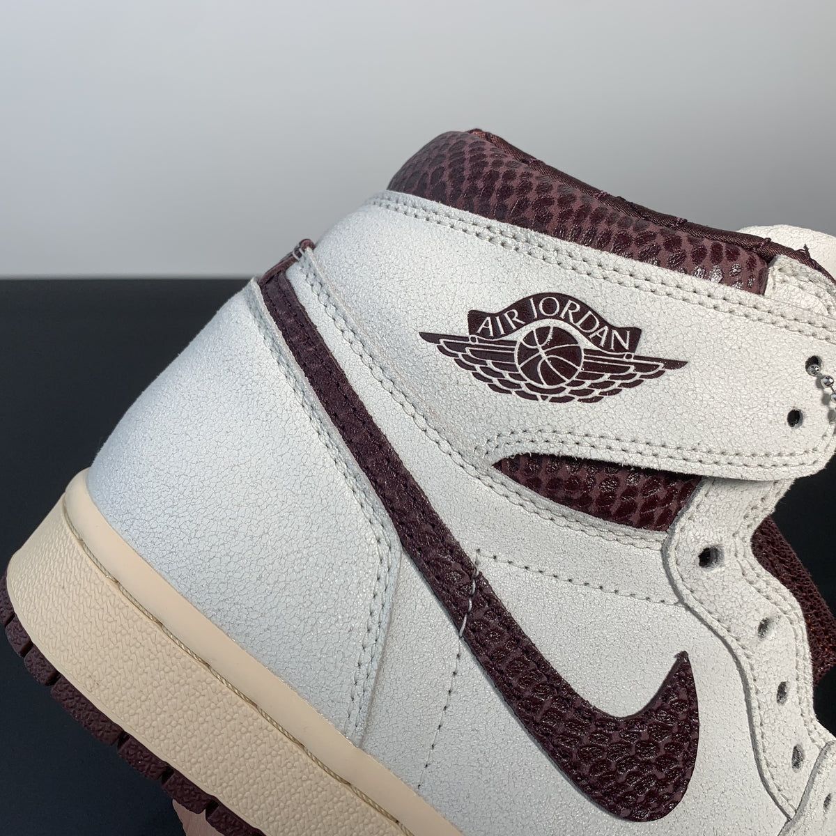 Nike Air Jordan 1 Retro High OG -White Sail-Maroon-