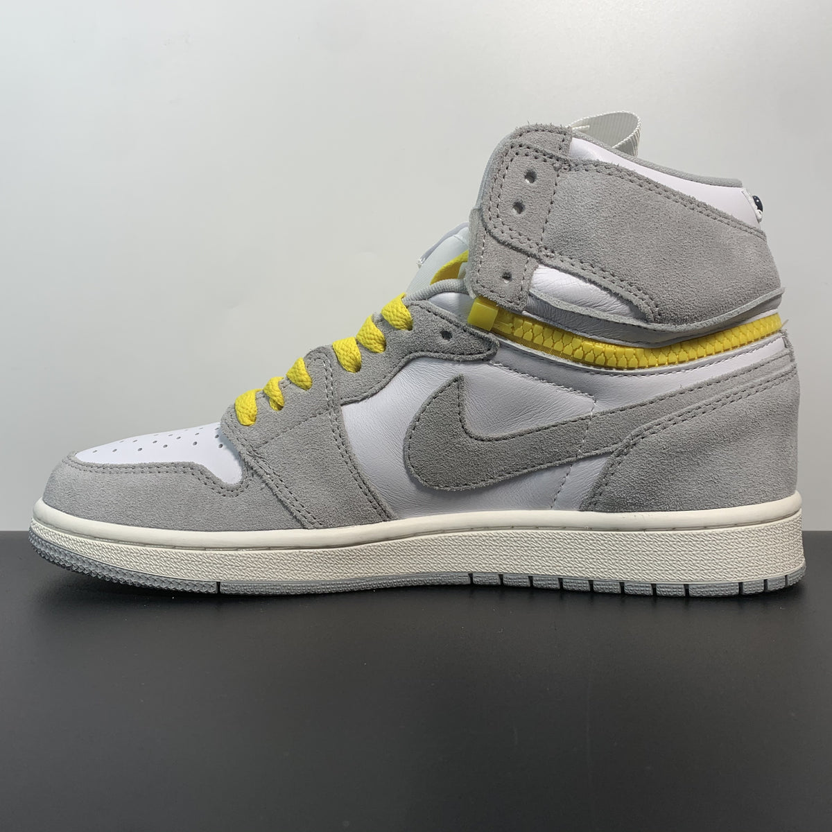 Nike Air Jordan 1 Retro High Switch 