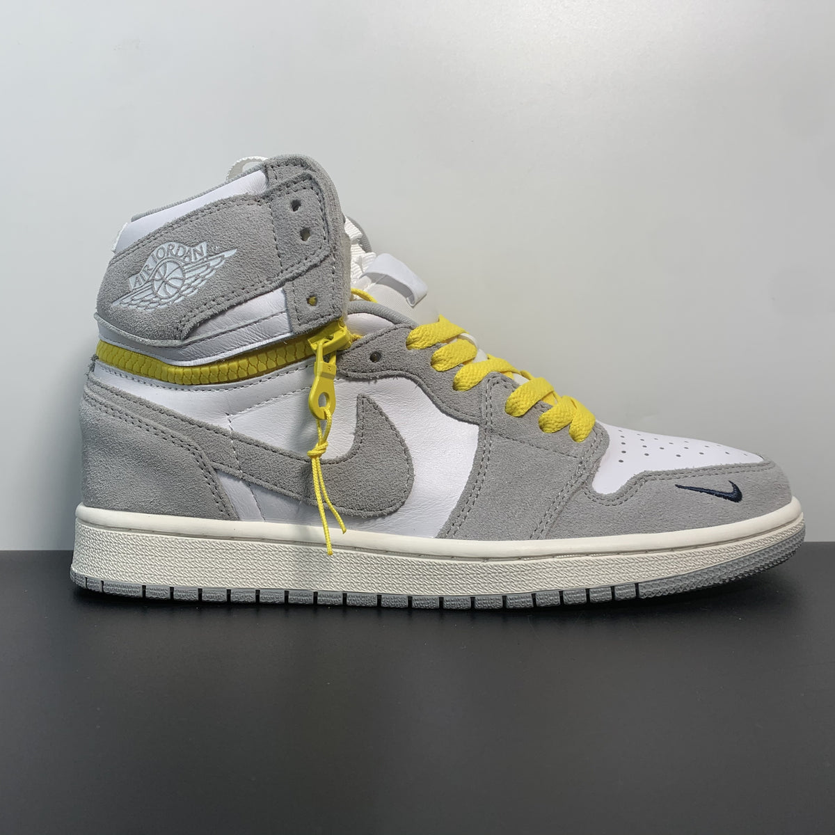 Nike Air Jordan 1 Retro High Switch 