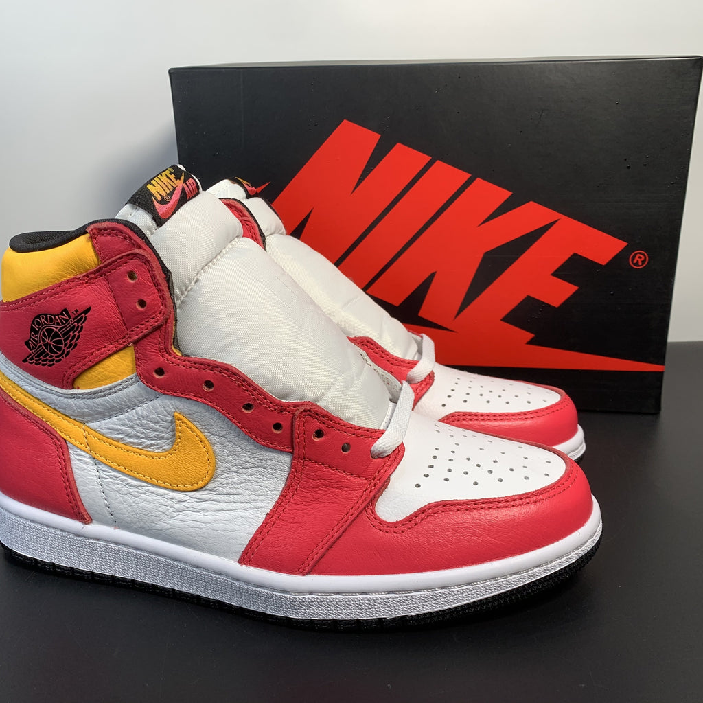 Nike Air Jordan 1 Retro High OG phối màu 'Light Fusion Red'