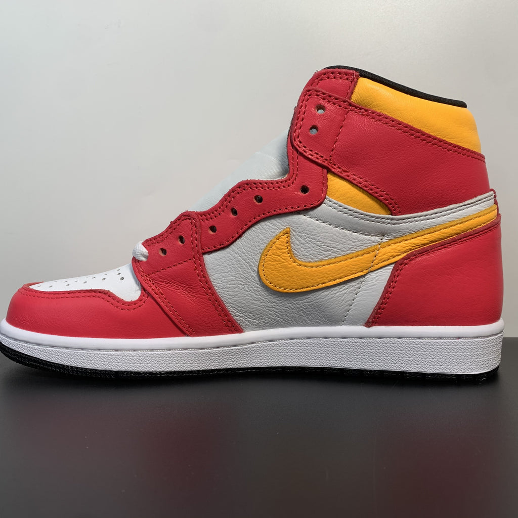 Nike Air Jordan 1 Retro High OG phối màu 'Light Fusion Red'