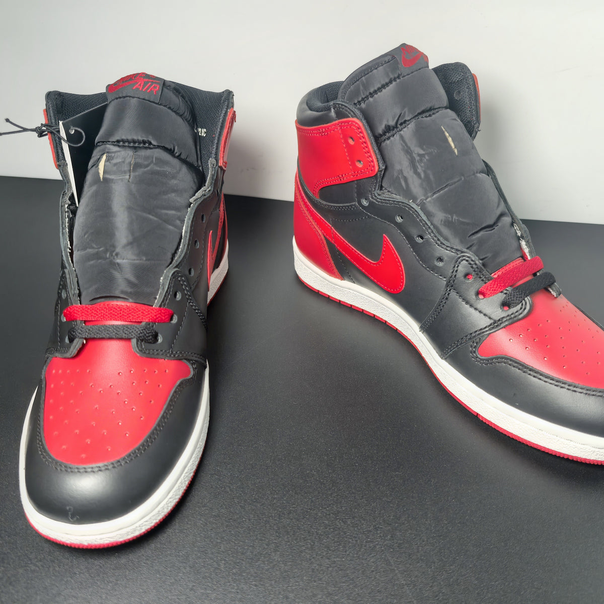Air Jordan 1 High ’85 “Bred” Color- Black-Varsity Red-White
